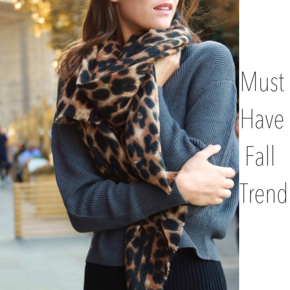 Accessories - Leopard Blanket Scarf